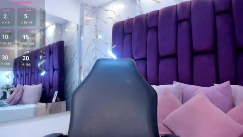 Snapshot of emma_carterr1 chatting on 05/31/26, 09:38 pau online show from 05/31/26, 09:38