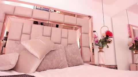 Snapshot of emma_castilloo chatting on 12/21/25, 06:09 Emma Castillo online show from 12/21/25, 06:09