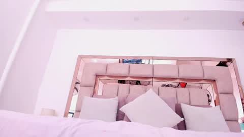 Snapshot of emma_castilloo chatting on 04/08/26, 10:21 Emma Castillo online show from 04/08/26, 10:21