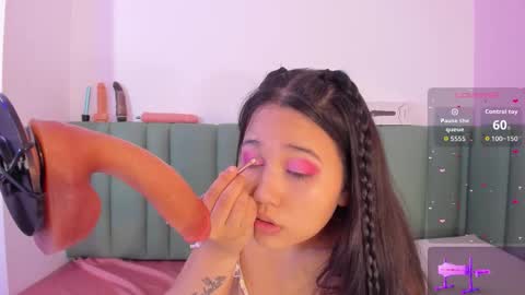 Snapshot of emma_clarke_ chatting on 10/11/25, 04:12 emma online show from 10/11/25, 04:12