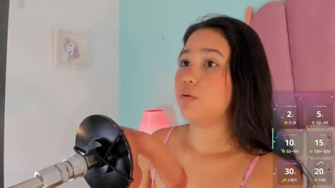 Snapshot of emma_clarke_ chatting on 10/19/25, 03:51 emma online show from 10/19/25, 03:51