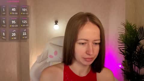 Snapshot of emma_clay chatting on 12/14/25, 01:22 Bella online show from 12/14/25, 01:22