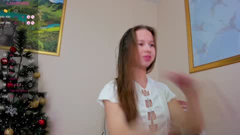 Snapshot of emma_clon chatting on 12/11/24, 02:19 Emma online show from 12/11/24, 02:19