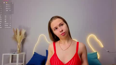 Snapshot of emma_clon chatting on 03/20/26, 05:23 Emma online show from 03/20/26, 05:23