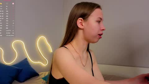 Snapshot of emma_clon chatting on 04/04/26, 04:55 Emma online show from 04/04/26, 04:55