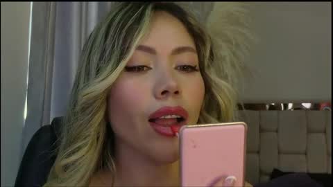 Snapshot of emma_coronel chatting on 03/15/26, 09:21 emma coronel online show from 03/15/26, 09:21