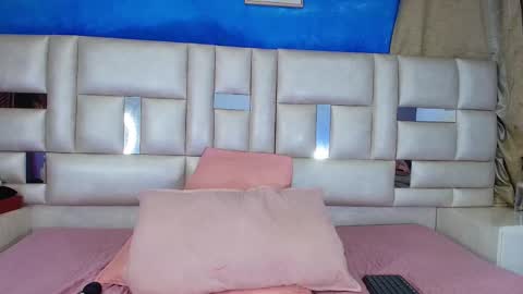 Emma online show from 10/09/25, 03:37