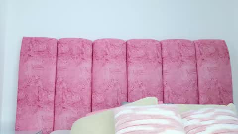 Emma online show from 12/21/25, 03:02