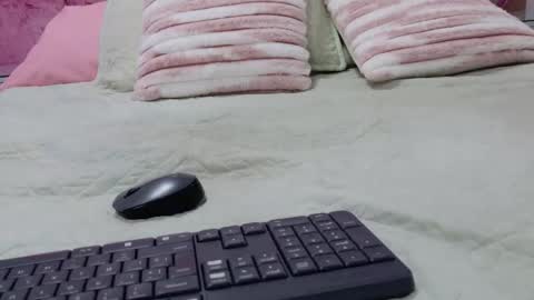 Emma online show from 03/25/26, 03:01