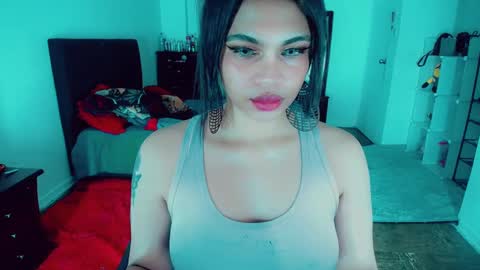 Snapshot of emma_diva chatting on 12/23/24, 11:28 emma online show from 12/23/24, 11:28