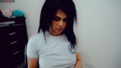 Snapshot of emma_diva chatting on 11/30/25, 12:47 emma online show from 11/30/25, 12:47