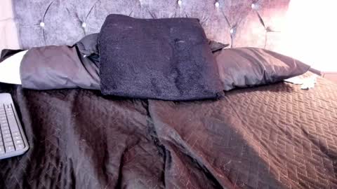 emma_dl2 online show from 12/24/24, 08:27