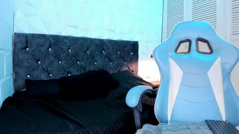 emma_dl2 online show from 01/16/25, 06:16