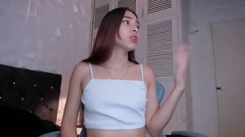 Snapshot of emma_dl2 chatting on 03/01/25, 05:16 emma_dl2 online show from 03/01/25, 05:16