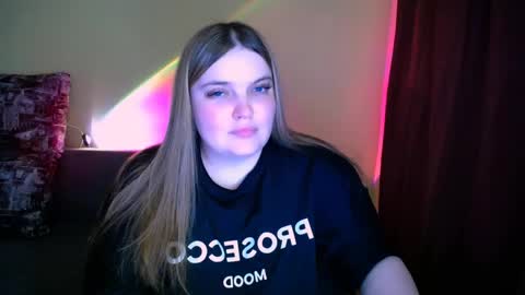 Snapshot of emma_dorn chatting on 06/06/26, 06:45 Eva online show from 06/06/26, 06:45