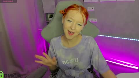 Snapshot of emma_dusk chatting on 04/21/26, 01:42 Emma online show from 04/21/26, 01:42