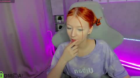 Snapshot of emma_dusk chatting on 04/21/26, 02:51 Emma online show from 04/21/26, 02:51