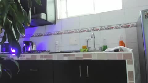 Emma online show from 02/11/25, 03:51