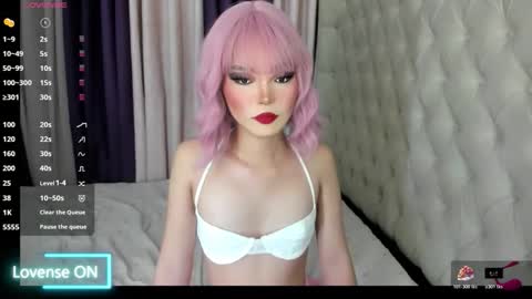 Snapshot of emma_fox23 chatting on 11/11/25, 05:13 emma_fox23 online show from 11/11/25, 05:13