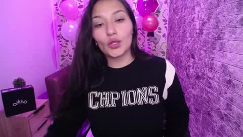 Snapshot of emma_garciaa_ chatting on 01/31/25, 09:48 emma online show from 01/31/25, 09:48