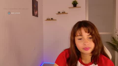 Snapshot of emma_hg1 chatting on 09/26/25, 02:32 the girl of your dreams online show from 09/26/25, 02:32