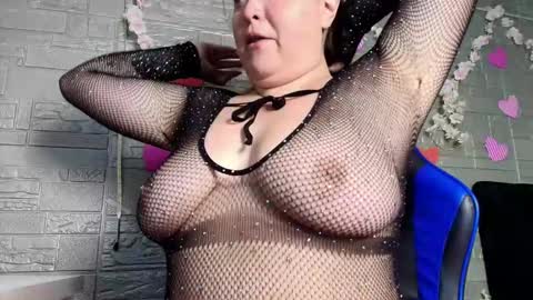 Snapshot of emma_honey__ chatting on 11/28/25, 01:30 Emma Miel online show from 11/28/25, 01:30