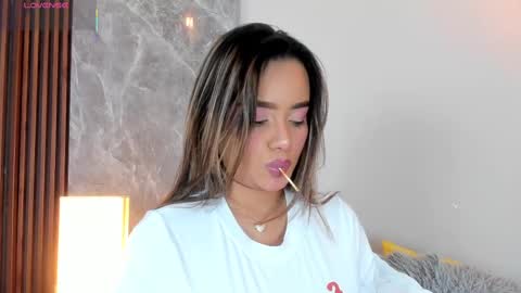 Emma online show from 10/25/25, 03:58