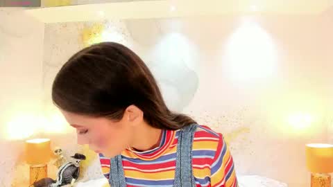 emma_jhoons online show from 10/31/25, 11:44