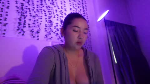 Snapshot of emma_johnson_ chatting on 10/24/25, 01:57 emma_johnson_ online show from 10/24/25, 01:57