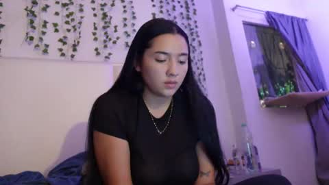 Snapshot of emma_johnson_ chatting on 04/18/26, 03:32 emma_johnson_ online show from 04/18/26, 03:32