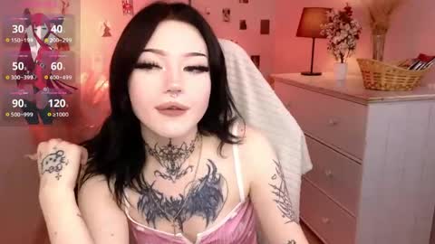 Snapshot of emma_kirks chatting on 05/28/26, 12:35 emma_kirks online show from 05/28/26, 12:35