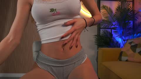    online show from 10/31/25, 03:29