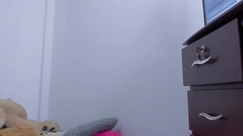 whises lits        online show from 09/30/25, 11:04