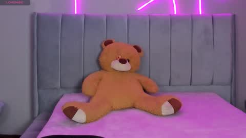 Snapshot of emma_lirys chatting on 09/16/25, 04:57 Emma online show from 09/16/25, 04:57