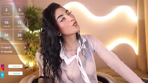 Snapshot of emma_lirys chatting on 10/17/25, 04:37 Emma online show from 10/17/25, 04:37