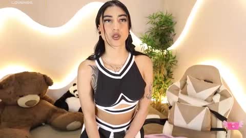 Emma online show from 11/04/25, 04:44