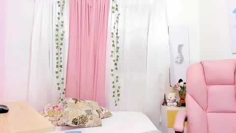 Emma online show from 03/12/25, 07:17