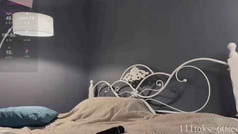 Emma Voss online show from 09/18/25, 05:15