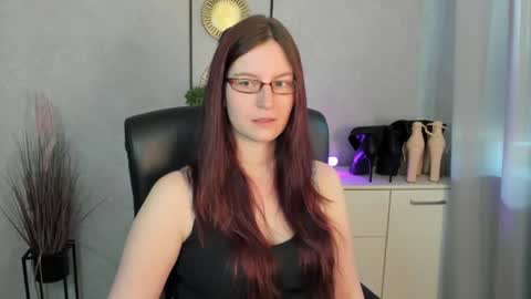 Snapshot of emma_lust94 chatting on 06/19/26, 06:29 emma online show from 06/19/26, 06:29