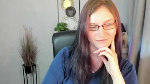 Snapshot of emma_lust94 chatting on 07/14/26, 10:21 emma online show from 07/14/26, 10:21