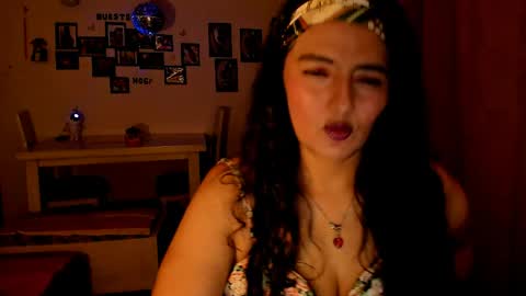 Snapshot of emma_luxy chatting on 04/04/26, 04:00 emma luxy online show from 04/04/26, 04:00