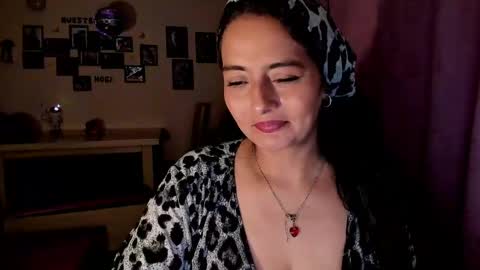Snapshot of emma_luxy chatting on 04/06/26, 04:46 emma luxy online show from 04/06/26, 04:46