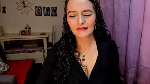 Snapshot of emma_luxy chatting on 04/12/26, 01:10 emma luxy online show from 04/12/26, 01:10