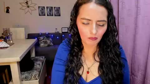 Snapshot of emma_luxy chatting on 04/23/26, 11:51 emma luxy online show from 04/23/26, 11:51