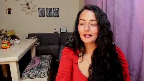 Snapshot of emma_luxy chatting on 04/30/26, 02:07 emma luxy online show from 04/30/26, 02:07