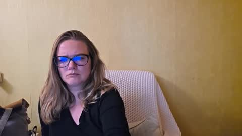 emma_misty_ online show from 10/06/25, 03:42