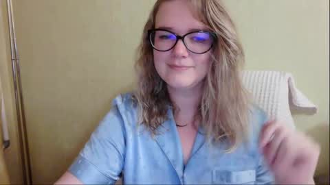 emma_misty_ online show from 10/17/25, 05:26