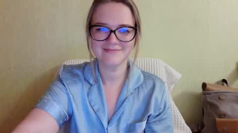 emma_misty_ online show from 10/18/25, 05:35