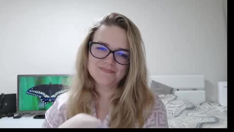 Snapshot of emma_misty_ chatting on 03/30/26, 07:37 emma_misty_ online show from 03/30/26, 07:37