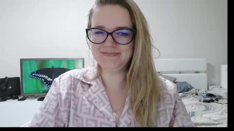 Snapshot of emma_misty_ chatting on 03/31/26, 08:31 emma_misty_ online show from 03/31/26, 08:31